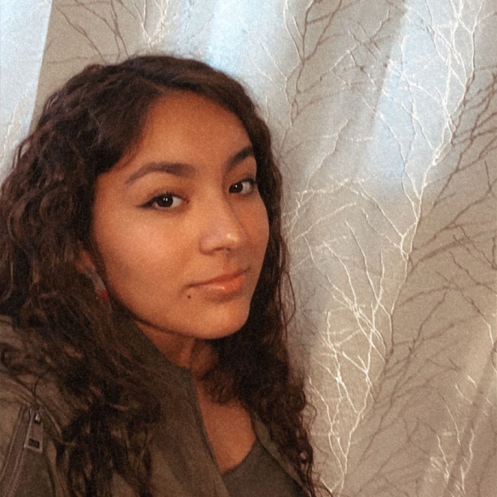 Meet your Posher, Adriana